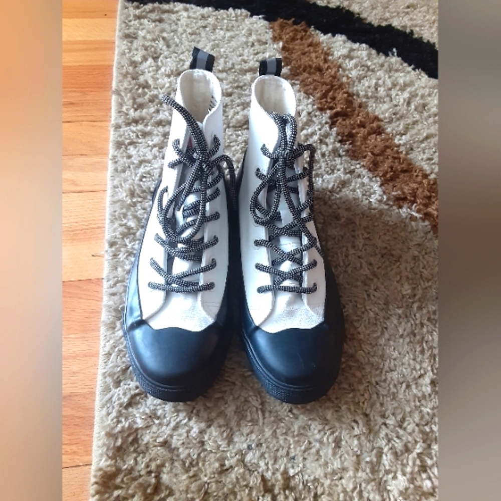 Hunter For Target Unisex White and Black High-Top Sneakers 5.5 Mens 7.5 Womens